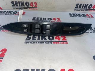 Блок управления стеклоподъемниками передний правый Toyota Prius