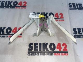 Запчасть крепление капота переднее Nissan AD 2000