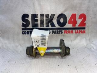 Запчасть болт регулировочный задний правый Toyota Mark II Wagon Qualis 2000