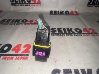 Запчасть кнопка аварийной сигнализации Toyota Carina 2001