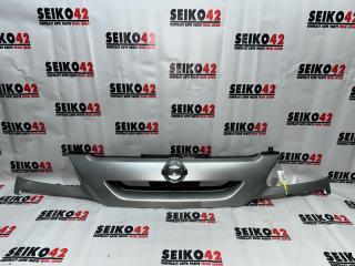 Решетка радиатора передняя Nissan Serena 2004