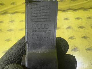 Кронштейн бампера передний правый Audi A4