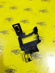 Кронштейн блока предохранителей Fabia 2 5J