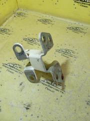 Фото запчасти петля багажника Ford EcoSport контрактная запчасть Запчасть петля багажника Ford EcoSport