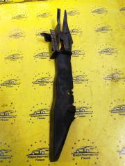 Накладка крышки багажника передняя левая Ford Focus 2