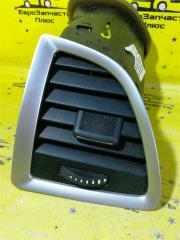 Запчасть дефлектор воздуховода передний правый Opel Astra