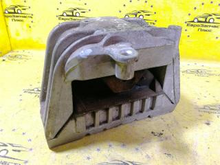 Подушка двигателя правая Passat B6