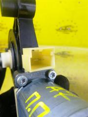 Моторчик стеклоподъемника передний правый Octavia A7 5E