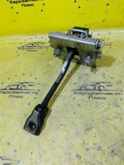 Ограничитель двери передний правый 3008