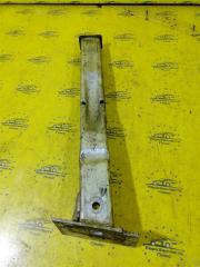 Кронштейн подрамника передний правый 308