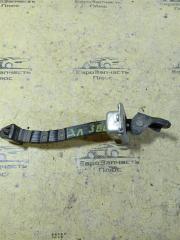 Запчасть ограничитель двери задний левый Mazda 3