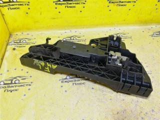 Кронштейн ручки двери передний левый Audi A4