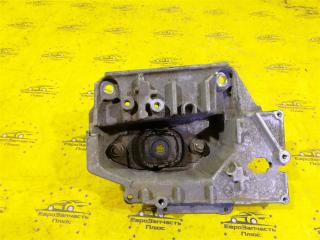 Кронштейн МКПП Nissan Juke