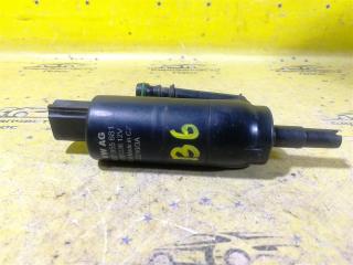 Фото запчасти насос омывателя фар Volkswagen Passat контрактная запчасть Запчасть насос омывателя фар Volkswagen Passat