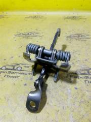 Ограничитель двери Renault Duster