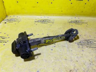 Фото запчасти ограничитель двери передний правый Ford Fiesta 6 контрактная запчасть Запчасть ограничитель двери передний правый Ford Fiesta 6