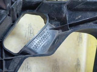 Запчасть кронштейн бампера передний правый Ford Mondeo