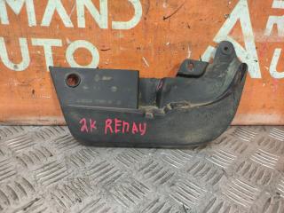 Запчасть брызговик передний правый Renault Sandero 2013-2022