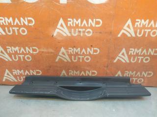 Накладка бампера верхняя задняя Mitsubishi Pajero 2006-нв Б/У Накладка бампера верхняя задняя Mitsubishi Pajero 2006-нв