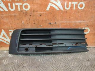 Запчасть решетка бампера передняя правая Volkswagen Transporter 2015-2019