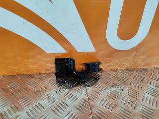 Запчасть накладка кожуха замка двери багажника Renault Sandero 2013-2022