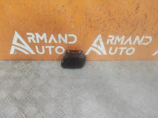 Запчасть кронштейн крышки фароомывателя левый Audi A4 2011-2015