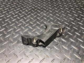 Фото запчасти кронштейн стартера BMW 5 2014 контрактная запчасть Запчасть кронштейн стартера BMW 5 2014