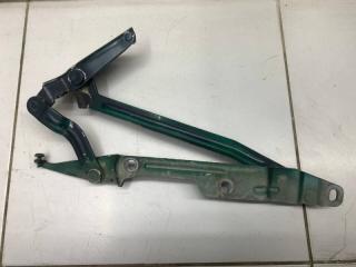 Петля крышки багажника левая Audi 100 Б/У Петля крышки багажника левая Audi 100