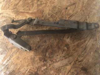 Петля крышки багажника правая Audi 100 Б/У Петля крышки багажника правая Audi 100