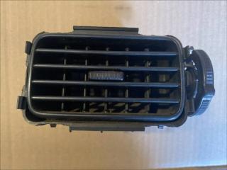 Фото запчасти дефлектор воздушный правый Mitsubishi Lancer 2005 Б/У запчасть Запчасть дефлектор воздушный правый Mitsubishi Lancer 2005