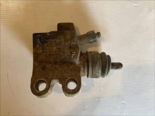 Цилиндр сцепления рабочий Nissan Maxima 1995