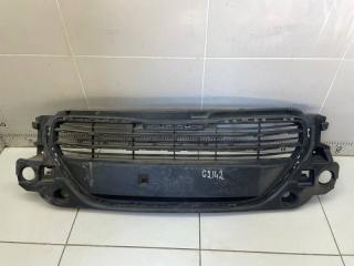 Фото запчасти решетка в бампер центральная Peugeot 301 Б/У запчасть Запчасть решетка в бампер центральная Peugeot 301