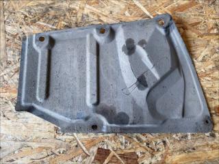 Пыльник двигателя нижний левый Toyota Avensis 3 2009