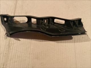 Направляющая бампера передняя левая Volkswagen Passat 2006