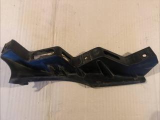 Направляющая бампера передняя правая Volkswagen Passat 2006