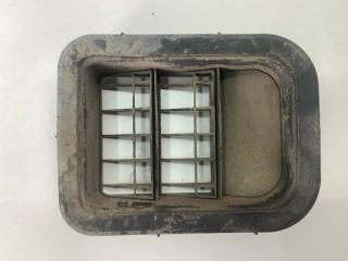 Решетка вентиляционная багажника Volkswagen Vento 3 1991