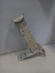 Кронштейн усилителя бампера передний правый Toyota RAV4