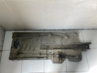 Фото запчасти защита антигравийная левая Skoda Rapid 1 2016 Б/У запчасть Запчасть защита антигравийная левая Skoda Rapid 1 2016