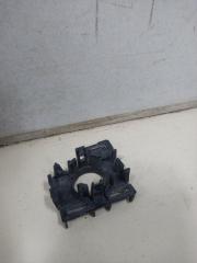 Запчасть кронштейн датчика парковки передний левый Volkswagen Tiguan 2