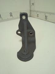 Запчасть кронштейн натяжного ролика Mitsubishi Galant 8 1999