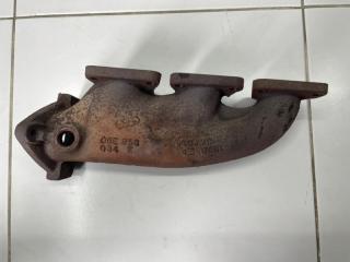 Коллектор выпускной правый Audi A6 C6 2006 Б/У Коллектор выпускной правый Audi A6 C6 2006