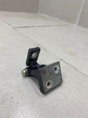 Петля двери верхняя задняя левая Audi Q7 2009