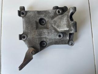 Кронштейн генератора Nissan Almera 2 2006