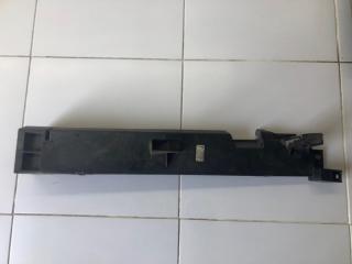 Дефлектор радиатора левый Ford Explorer 4 2005