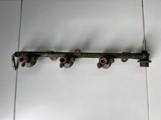 Фото запчасти рейка топливная (рампа) правая Nissan Maxima Б/У запчасть Запчасть рейка топливная (рампа) правая Nissan Maxima