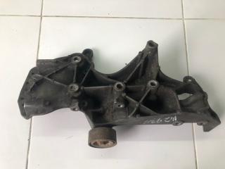 Кронштейн генератора Renault Logan 1