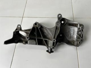 Кронштейн генератора Renault Logan 1