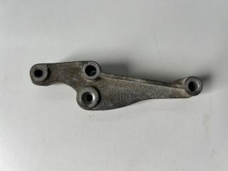 Кронштейн генератора Ford Focus 2 2010