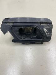 Кронштейн форсунки омывателя фары правый Skoda Superb 3