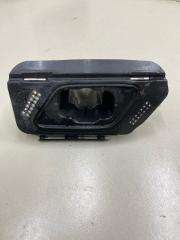 Кронштейн форсунки омывателя фары левый Skoda Superb 3